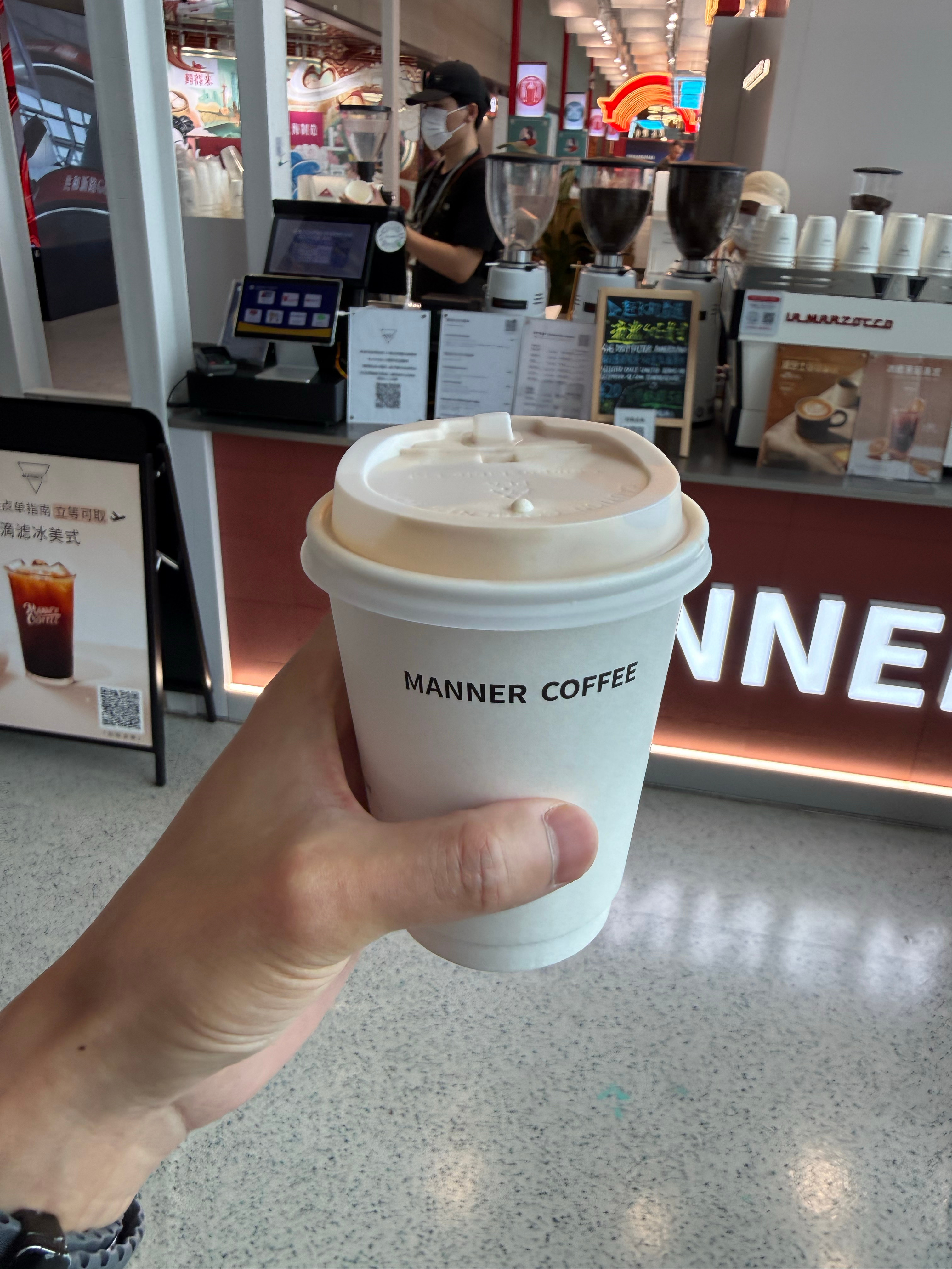 原来出差都是奖励自己一杯%ARABICA现在MANNER都要犹豫一下挣钱难就只能