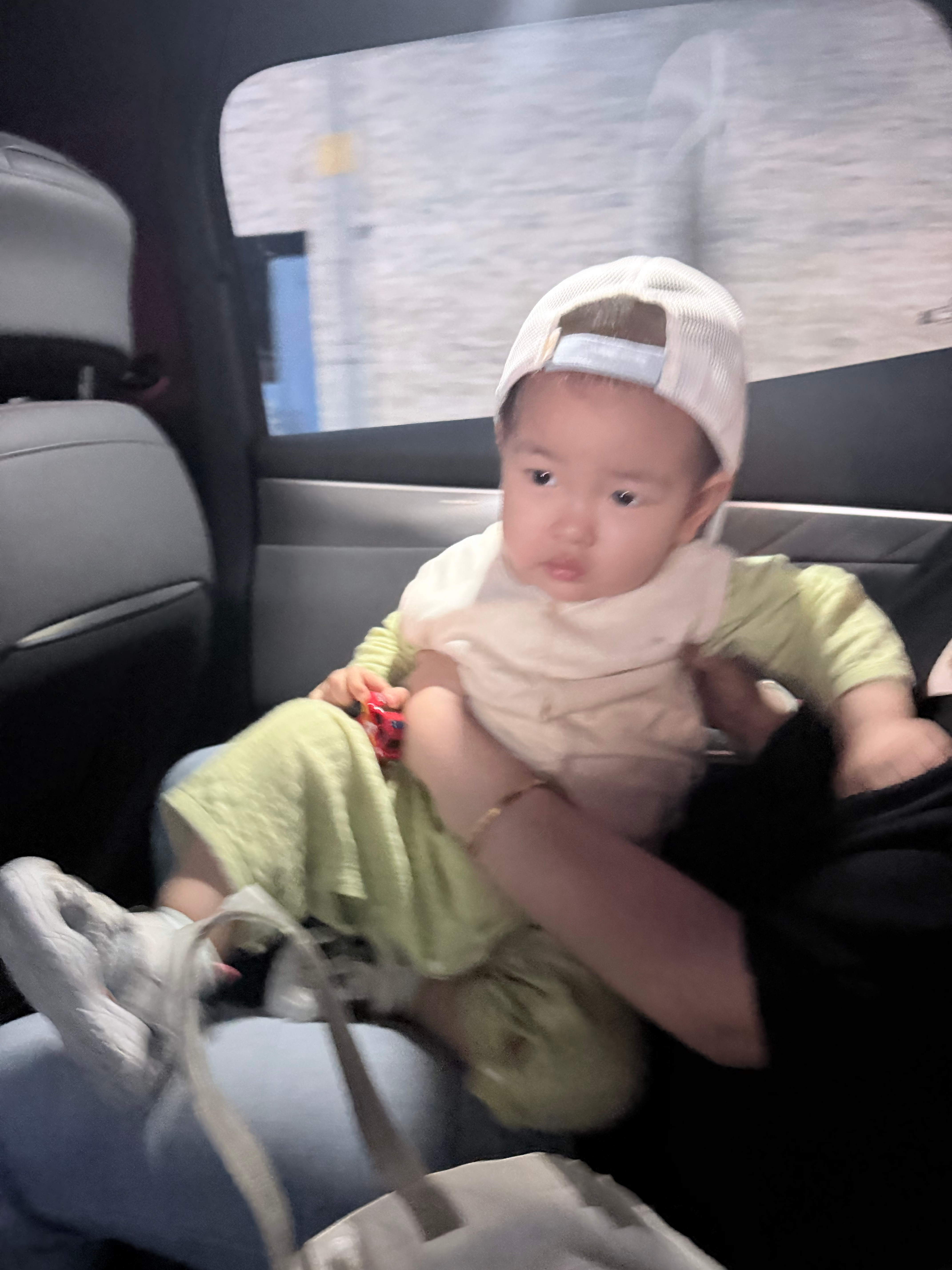 吃吃吃我发现我真是先到者先得而且极易因为一个点就彻底不信任一个人哈哈哈哈哈哈哈俗