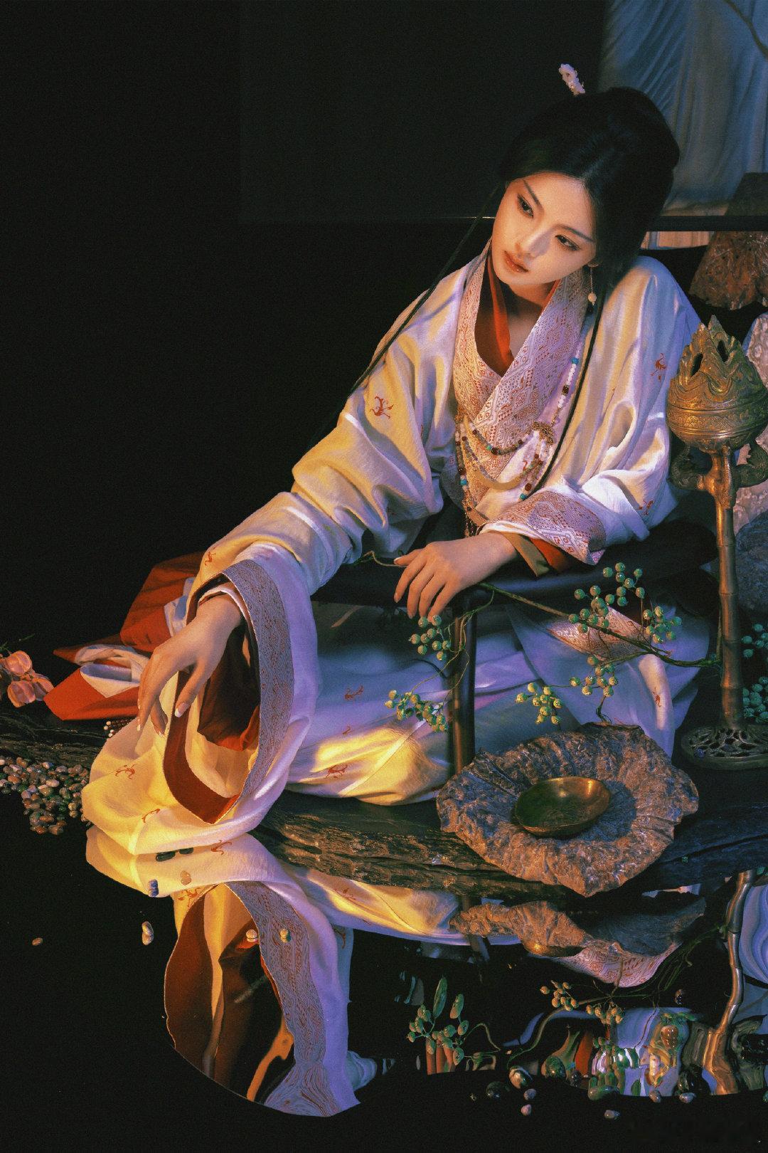 #被杨超越的战国袍美哭# 我的天哪杨超越[送花花][送花花]又是被杨超越战国袍美