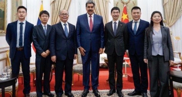 澳大利亚广播公司今天（1月5日）报道：“中国政府美国呼吁立即释放马杜罗，并停止颠