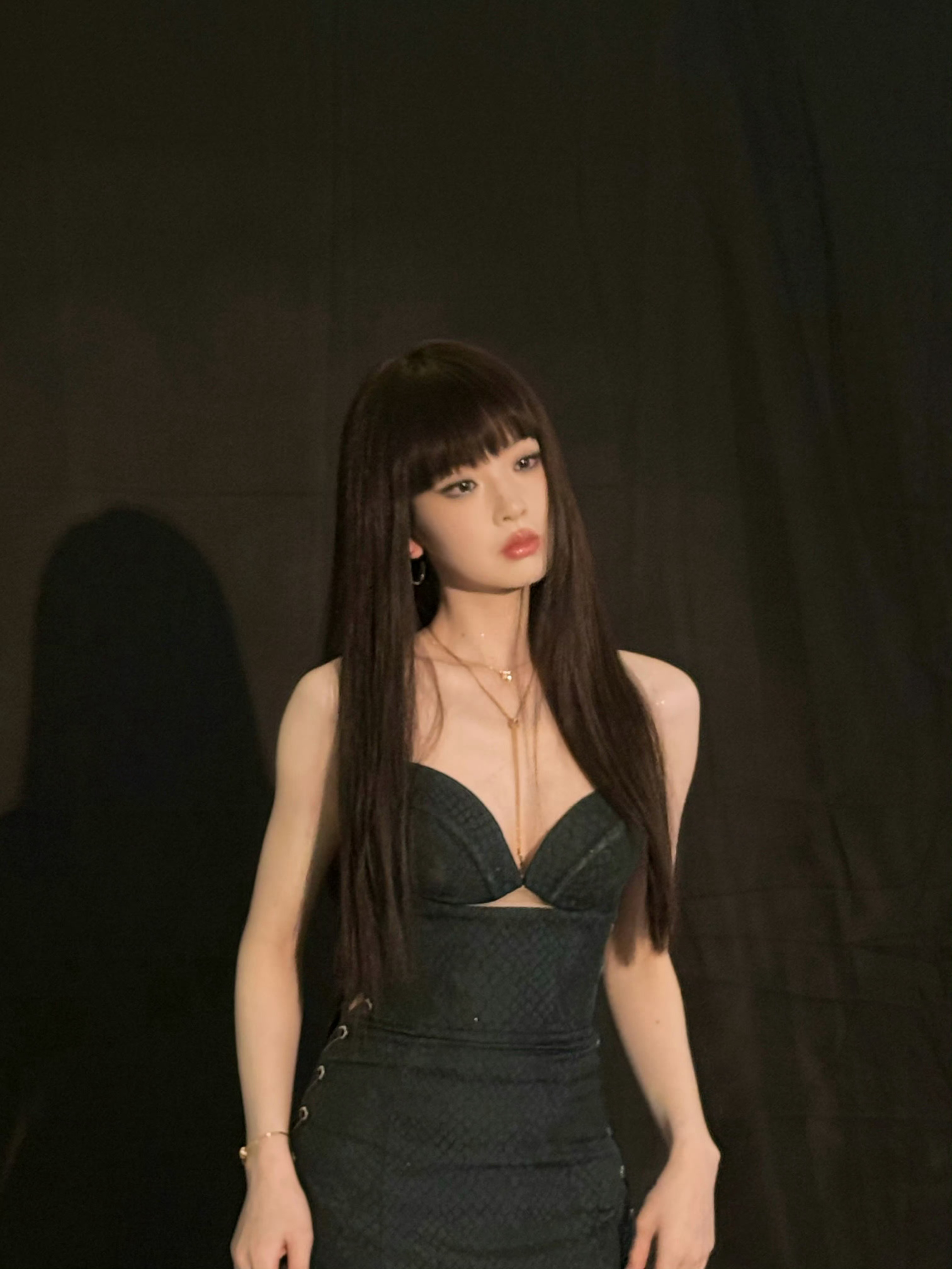 张淼怡异瞳蛇姬 张淼怡解锁新风格，她好适合这种造型啊，有 恶 女 那味了。。 ​