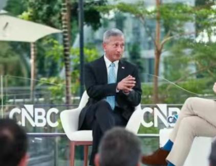 新加坡外交部长在采访时表示：如果中美之间发生战争，那么全世界没有任何一个国家能够