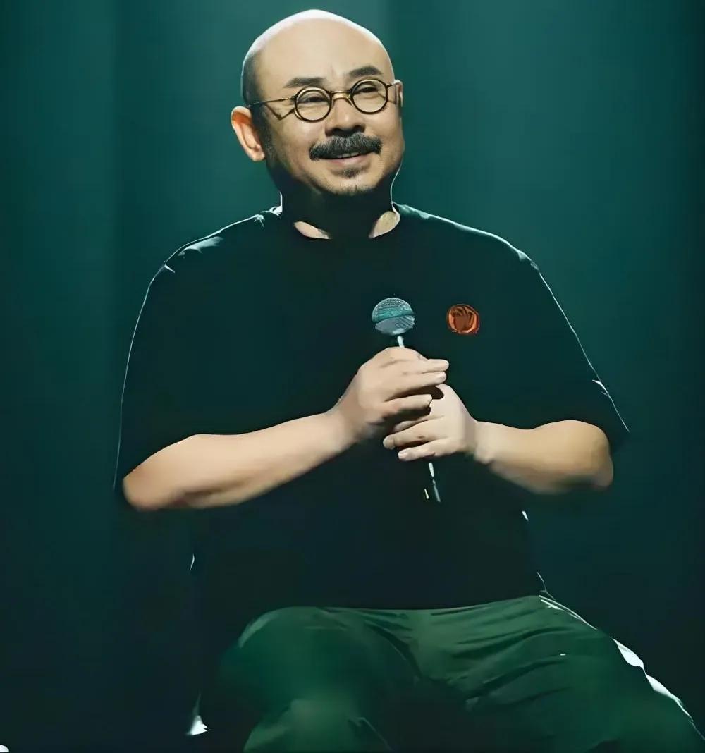 刀郎的哪一首歌最能打动你?最打动我的，是刀郎的《花妖》。它以一滴“年轮上流浪的眼