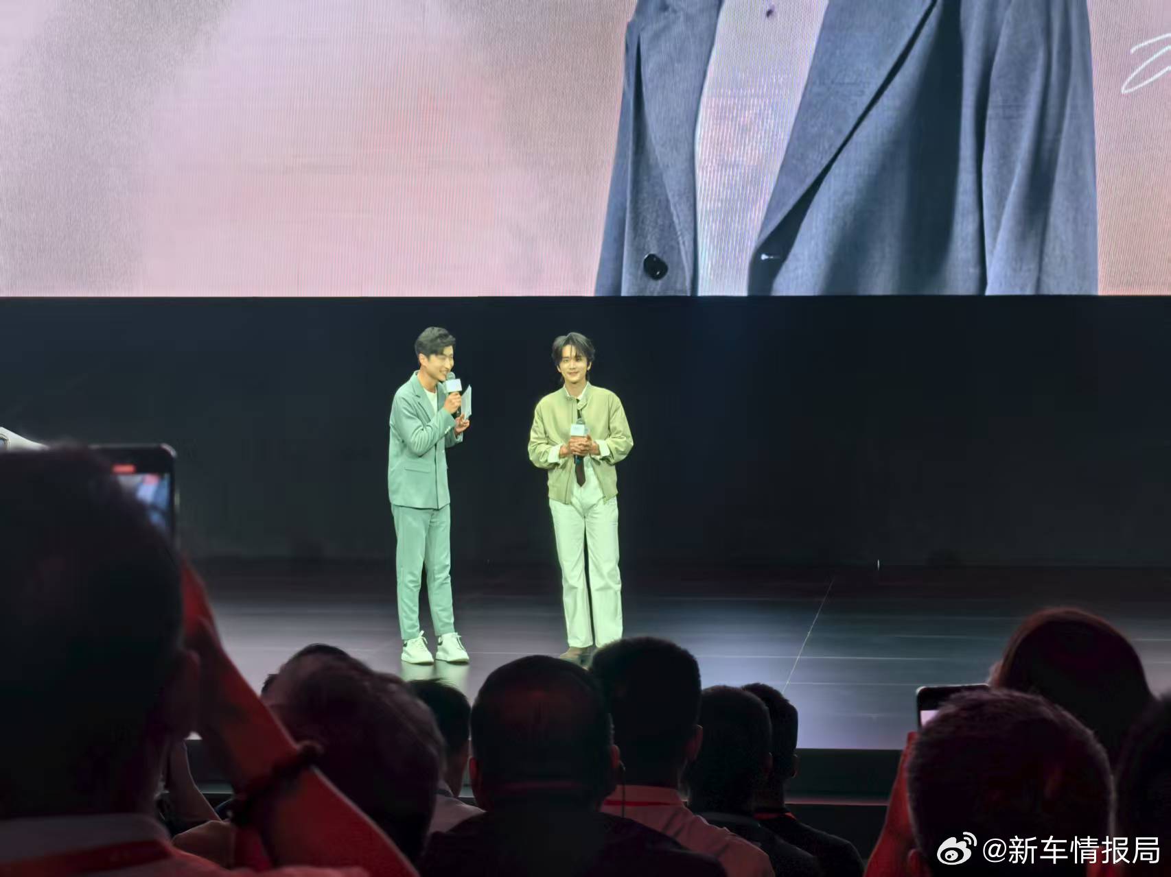 张新成亮相速腾L上市发布会  9月9日，速腾L上市发布会，中国著名男演员张新成亮
