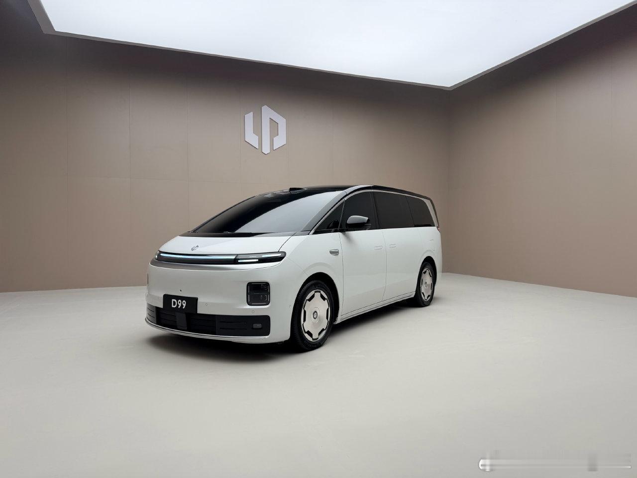 MPV中的“胖虎”零跑D99发布，好不好看你们自己看整车车长超5米2，轴距超3米