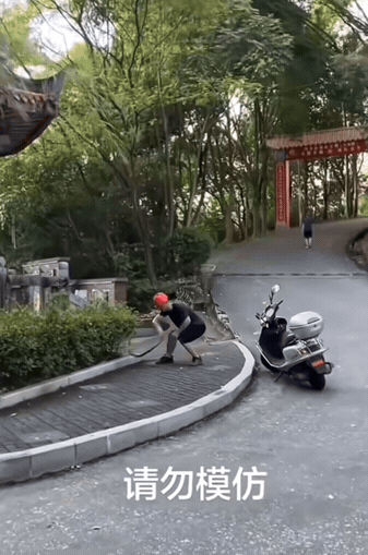 大哥这手绝活可以，绝对是北大表演系毕业的！