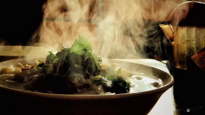 上联：半碗凉茶能解渴，求下联