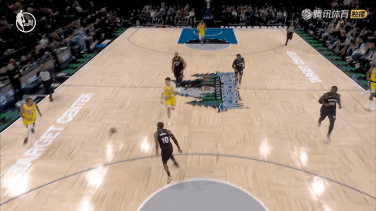 拉拉维亚，保持住。长得像佩林卡儿子，得好好打。 湖人vs森林狼 ​​​