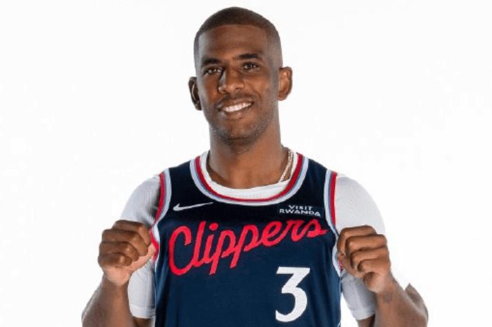 我和经常打球的朋友聊天，我说：保罗要退役了你知道吗？
朋友听到后愣了一下神，说：