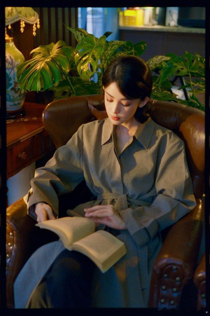 娜扎感谢赵宝刚 真的替娜扎感到开心！看她一直慢慢进步，演技也不断在提高，就会感到