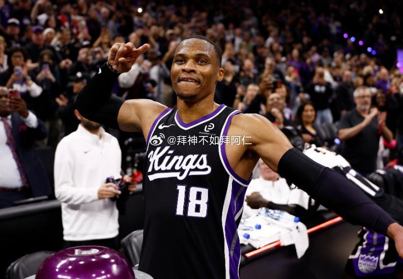 NBA常规赛继续开打，国王主场35-25独行侠。首节，国王全队交出了10中6得三