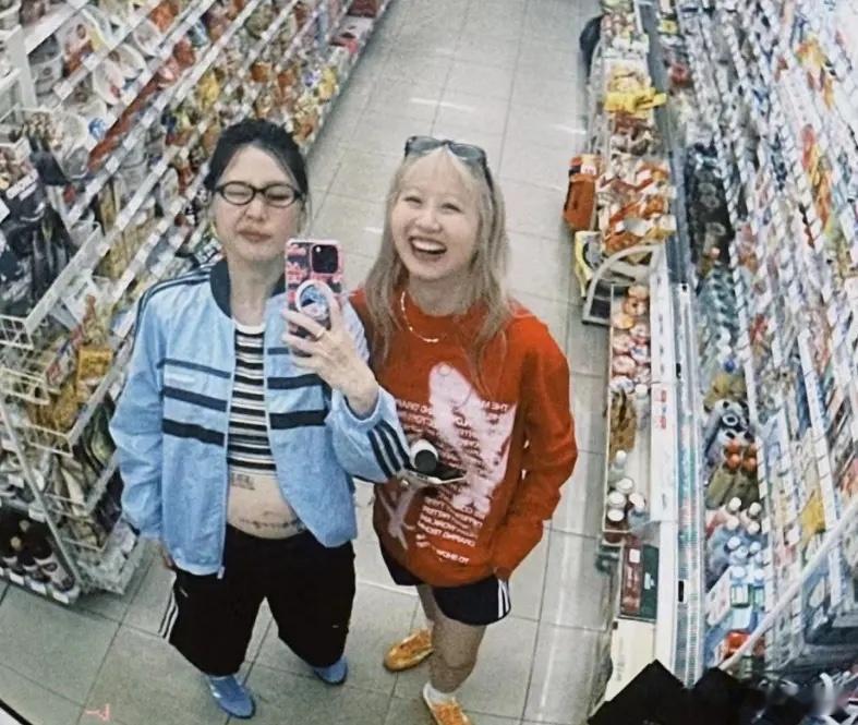 看到金靖的状态，真的太好了！被爱滋养的女人果然不一样！ 金靖晒出 7 个月孕肚，