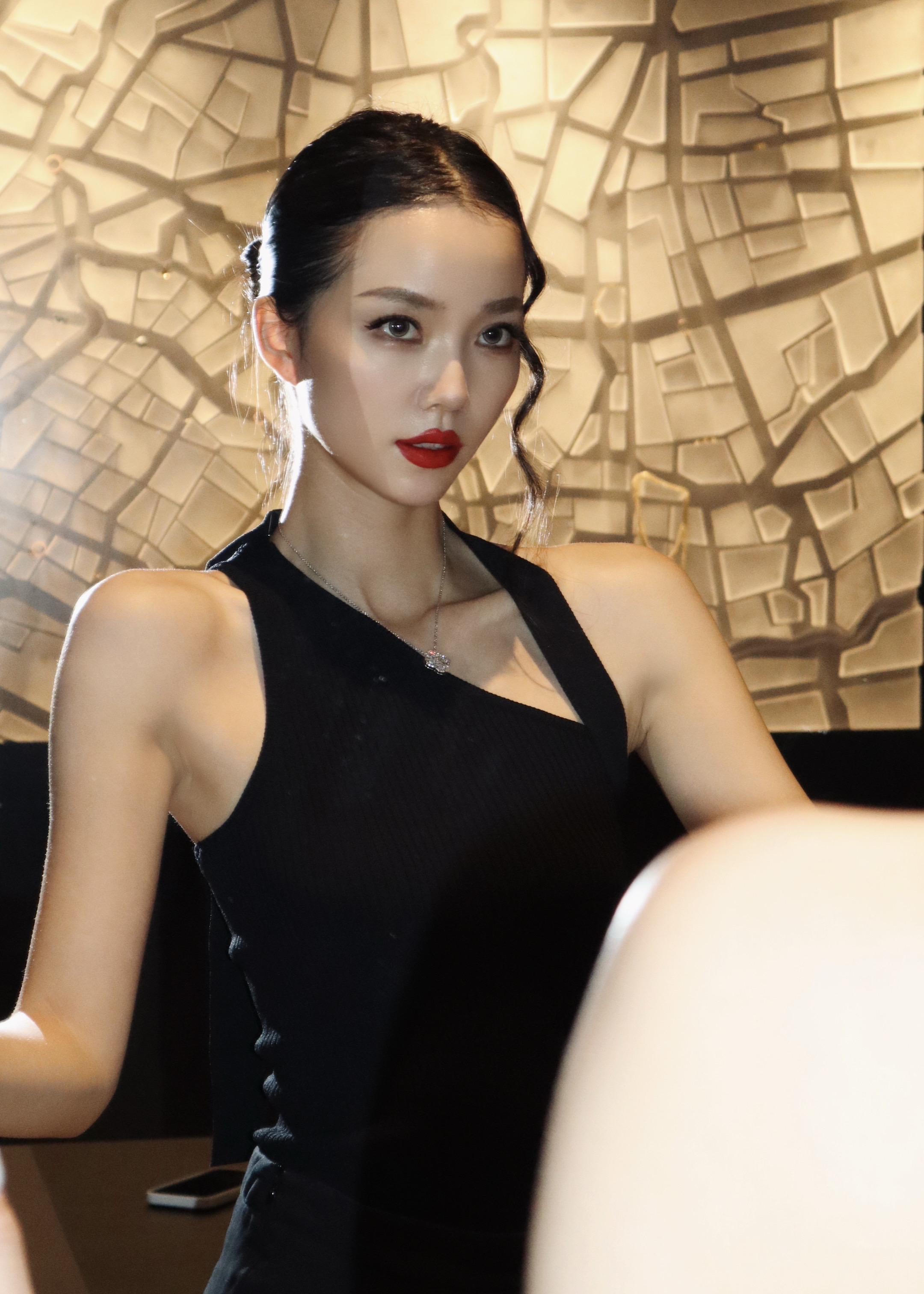 这女的塑造性极强