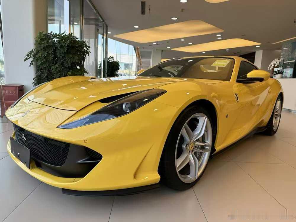 法拉利812 gts，高定版配色与配置 