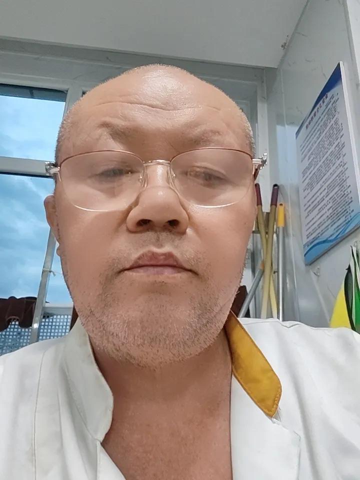 人老了什么最重要？
年轻时候一心往前奔，总想着买房置产、多攒家业，觉得物质越多心
