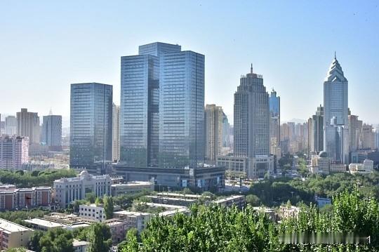 一、主流说法：源自蒙古语

- 含义：在卫拉特蒙古语中，“乌鲁木齐”意为“优美的