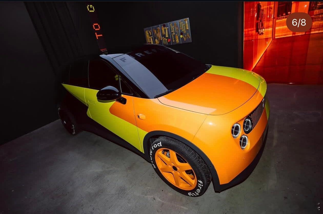 firefly萤火虫 在意大利的这台车改得好漂亮啊。甚至Kris Tomasso