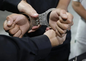 【#以色列逮捕一美国公民#：涉嫌为伊朗从事间谍活动】据《以色列时报》6月30日报