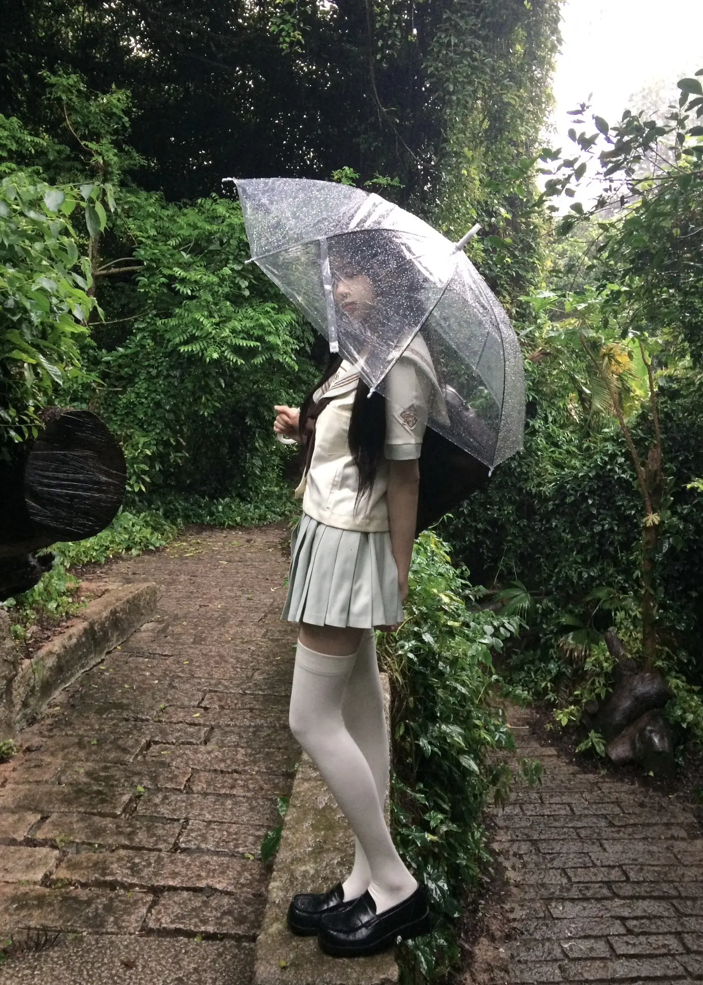 想让你擦掉我的眼泪 然后伸出你的手臂让我咬一口
