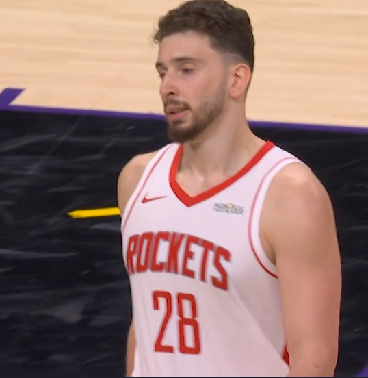 是不是都想问去年季后赛的火箭去哪里了？ 去年和勇士大战7场的火箭 不是现在这样啊