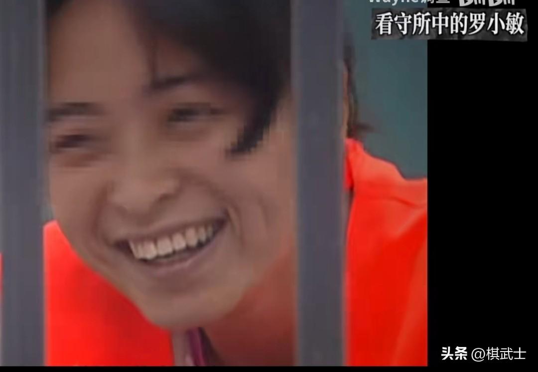患癌的母亲耗光了她的积蓄，为了不被母亲一直拖累，她手中的水果刀刺向母亲的脖子，紧