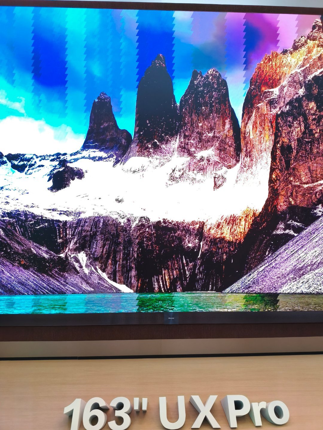 165寸支持3D模式的microLED，1万尼特亮度，但是这频闪我有点受不了 