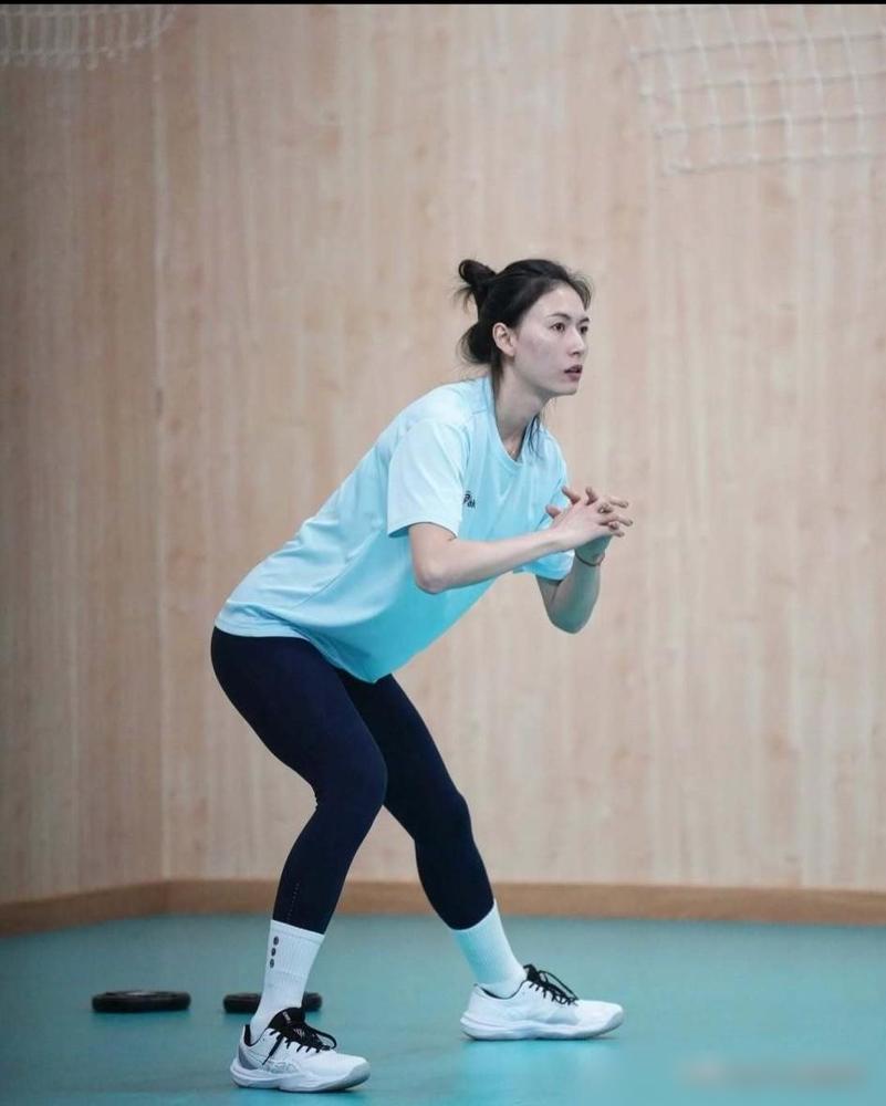 唉！缪伊雯（杰特苏）世俱杯首秀失利！面对劲敌斯坎迪奇，其实每局20分前，还能和对