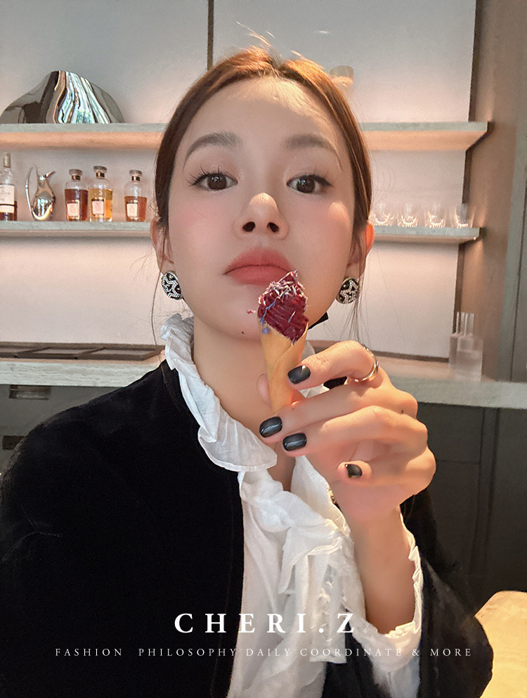 #张子萱[超话]# 生活一半是诗意🍃 ​​​