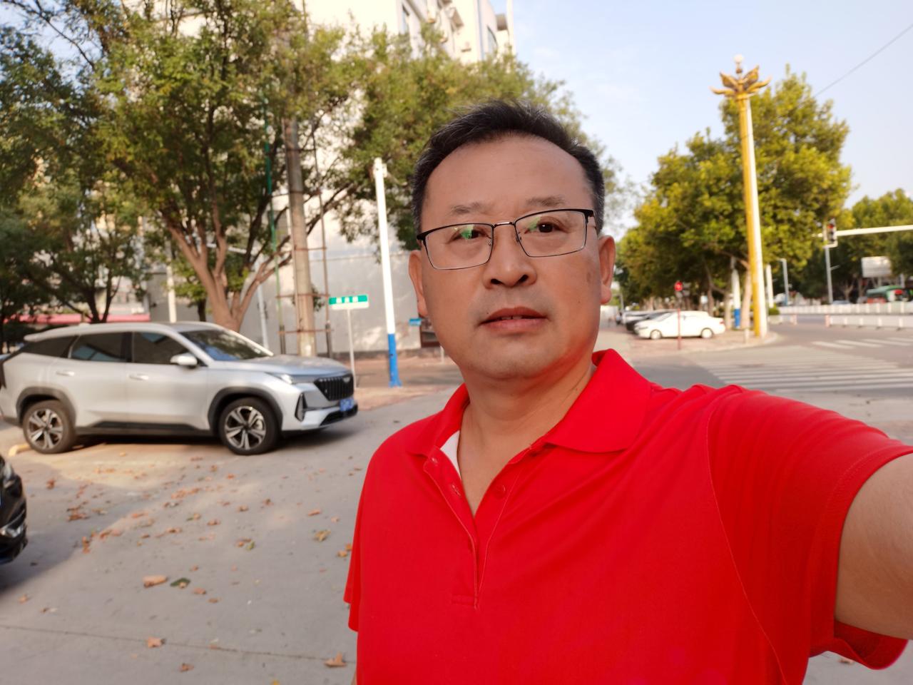 望乡台前一支烟，此生足矣！

《真实故事》
上海的一名男子突发心梗，在医院抢救期