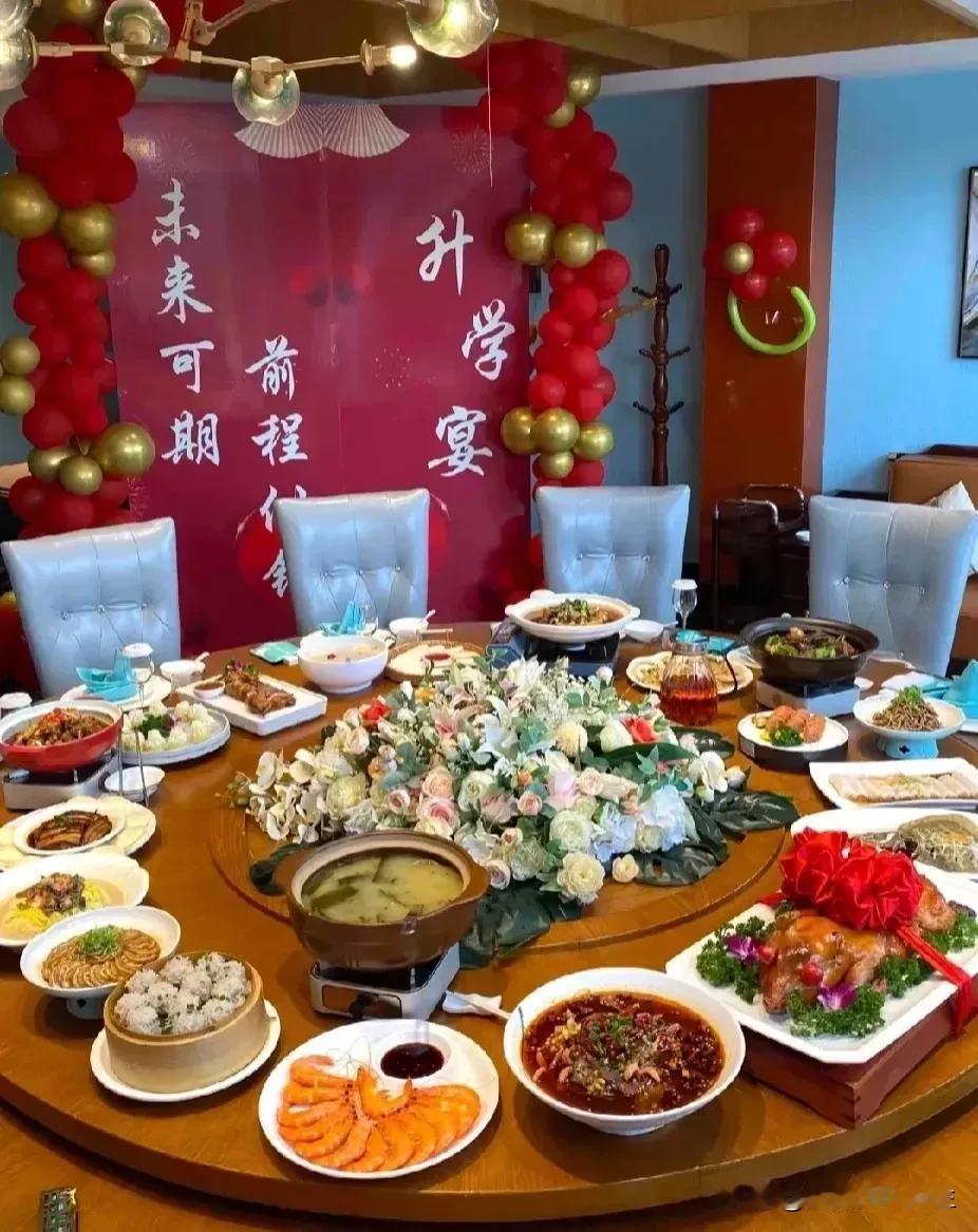 套用一句哲学术语，那就是“存在即合理”。人是社会的人，有自己的喜怒哀乐，喜欢热闹