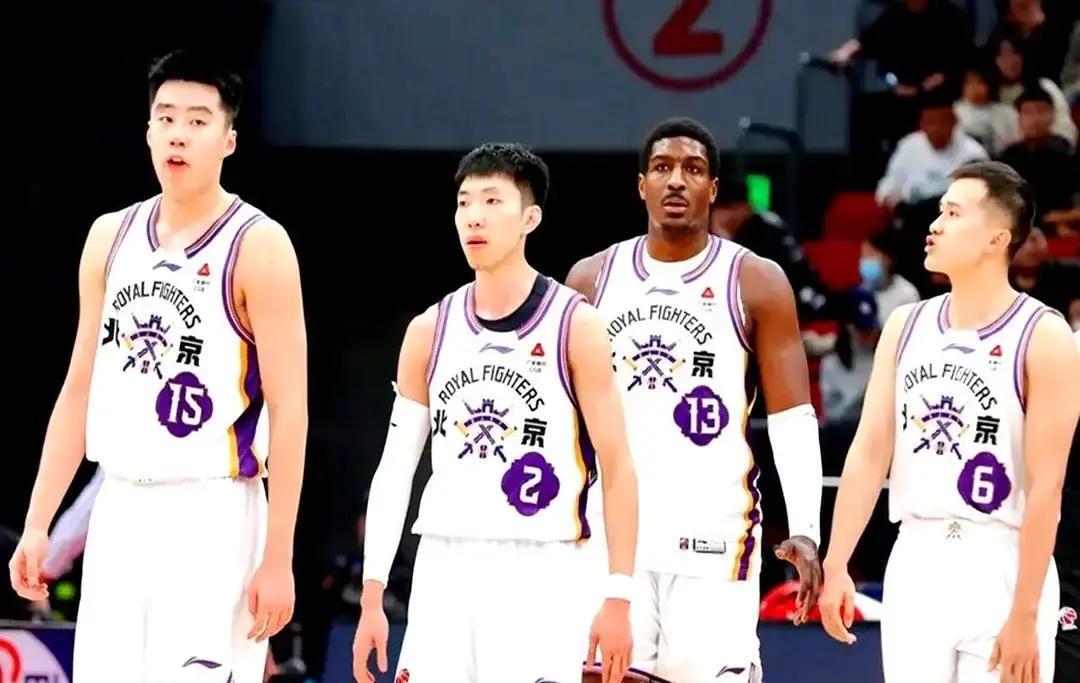 闵鹿蕾把暂停叫成打卡，北控末节28%命中率，暂停后第一回合只得0.73分，邹雨宸