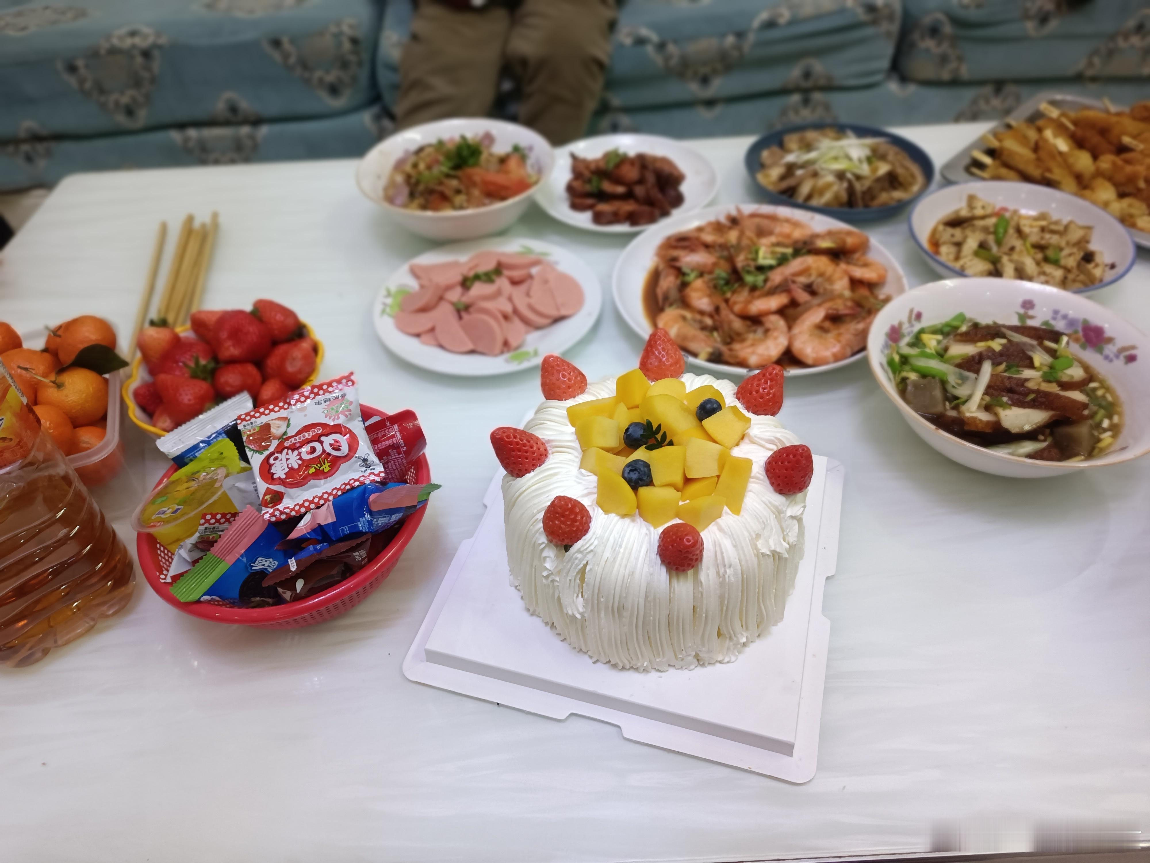 李诞自曝不喜欢过年的原因🔈🔈看到李诞说不喜欢过年，过年的美好！对我来说，就是