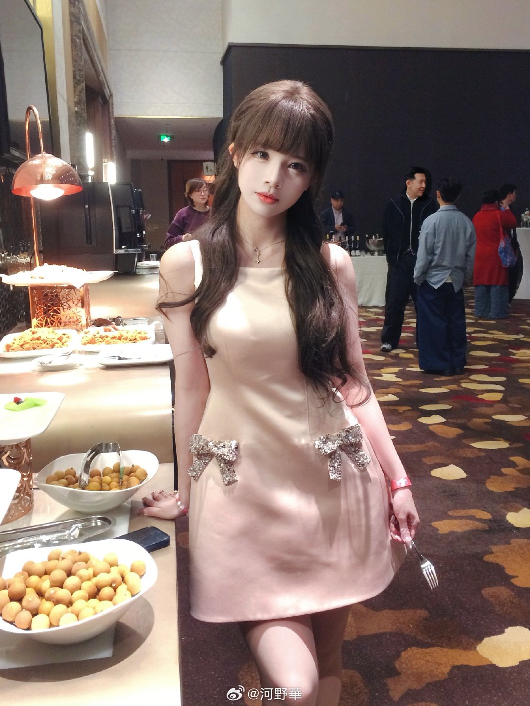 好奇！喜欢这种风格气质的人多吗？应该叫什么风格呀卓雅总是这种乖乖裙子河野華