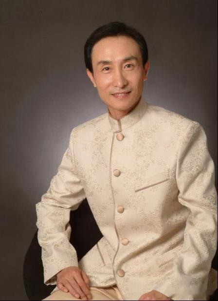 巩汉林出演九门九门有巩汉林资深戏骨同台碰撞火花，巩汉林李乃文加持，每一段剧情都更
