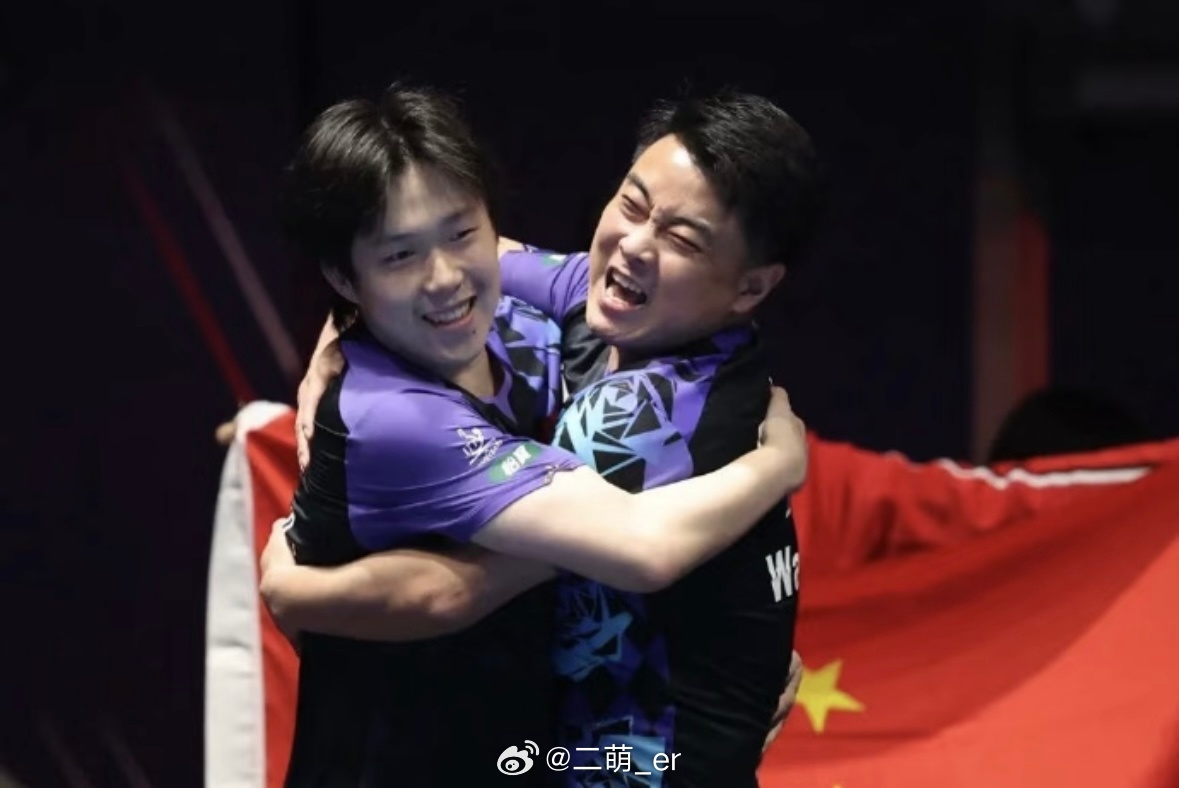 国乒男队队长王楚钦祝贺王楚钦就任国乒男队队长🏓队史首位左手队长，梁靖崑出任副队