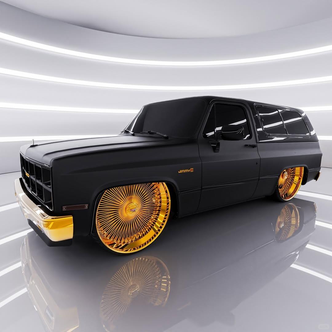 适合道上大哥开的GMC，这轮胎扁平比专治抢地盘的硬骨头对手。 