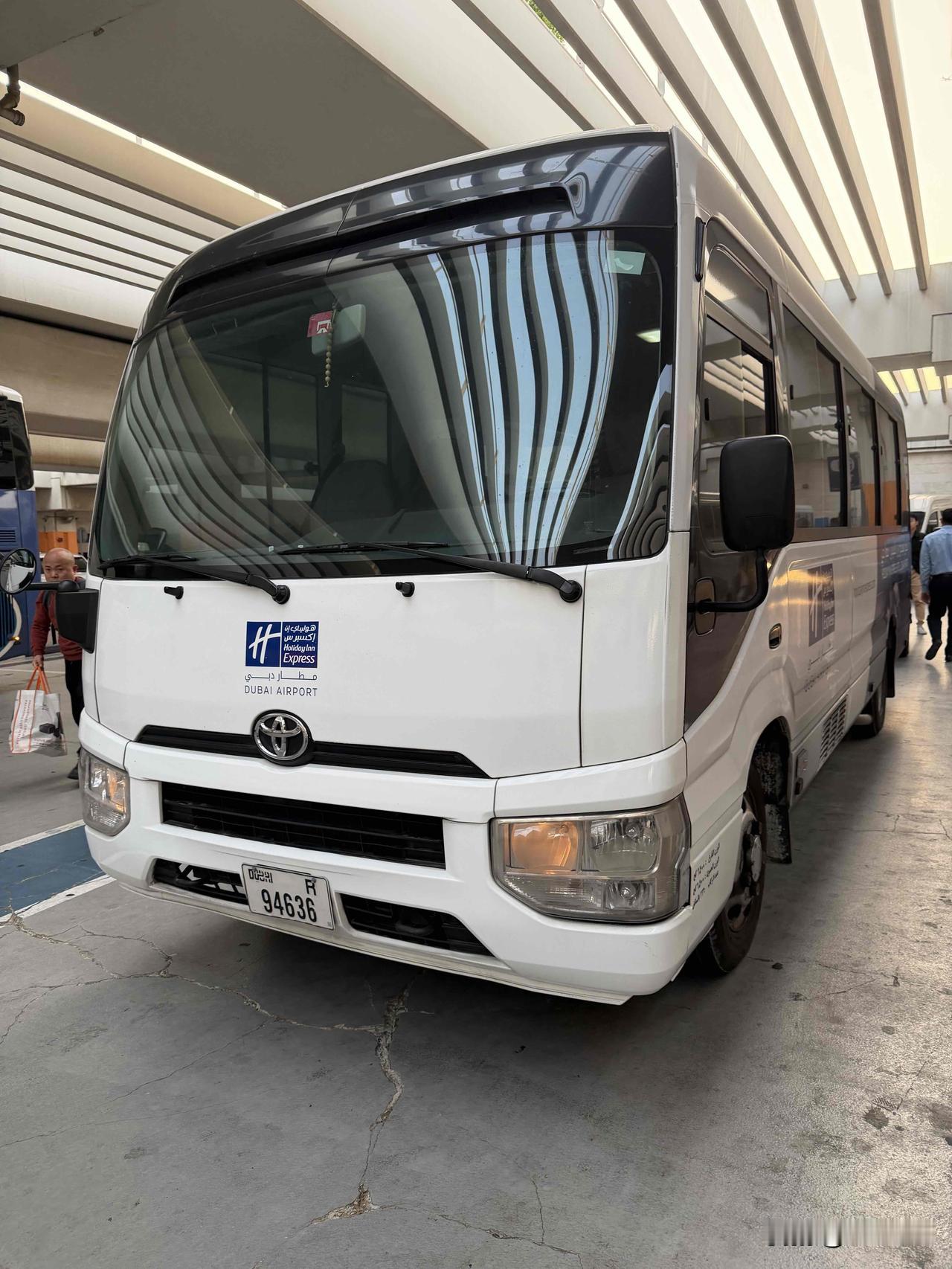 第n次来迪拜转机，土豪国果然土豪，落地就送24小时免费10G流量，人手一张，可惜