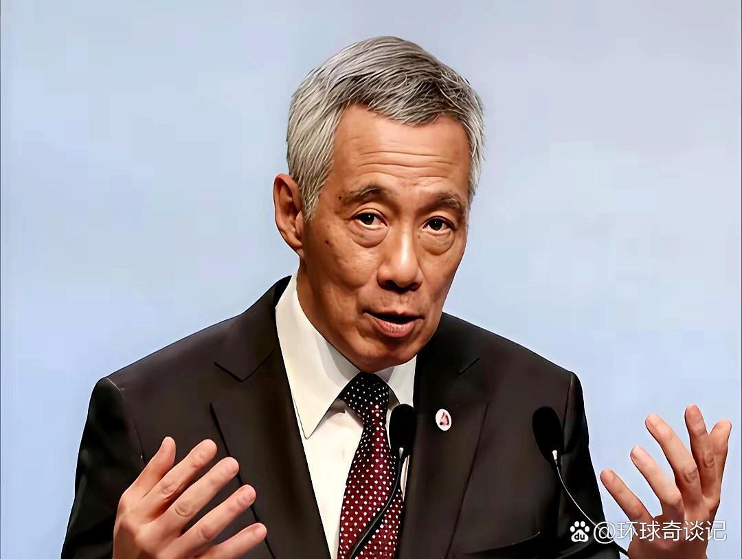 新加坡这个小国，作为一个华人占总人口75%的国家，却总是对中国两面三刀，表面上在