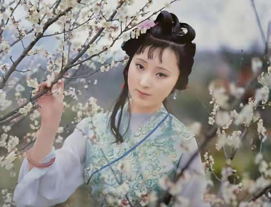 排斥黛玉的真实原因曝光！王夫人一句话暴露对贾敏的嫉妒恨了30年
 
林黛玉初入贾