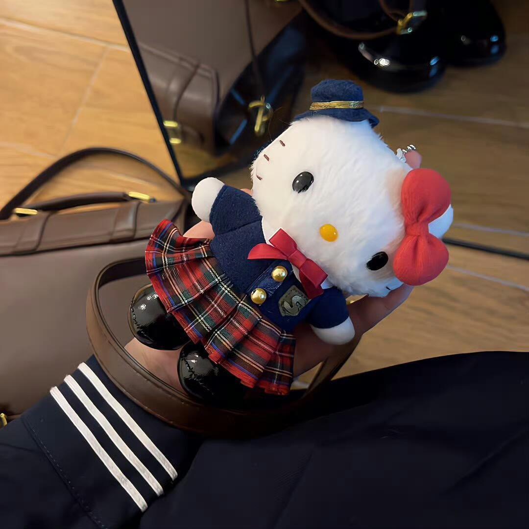 其实生活没有那么多的轰轰烈烈，有的只是柴米油盐酱醋茶的平淡与爱，是平常日子里的笑