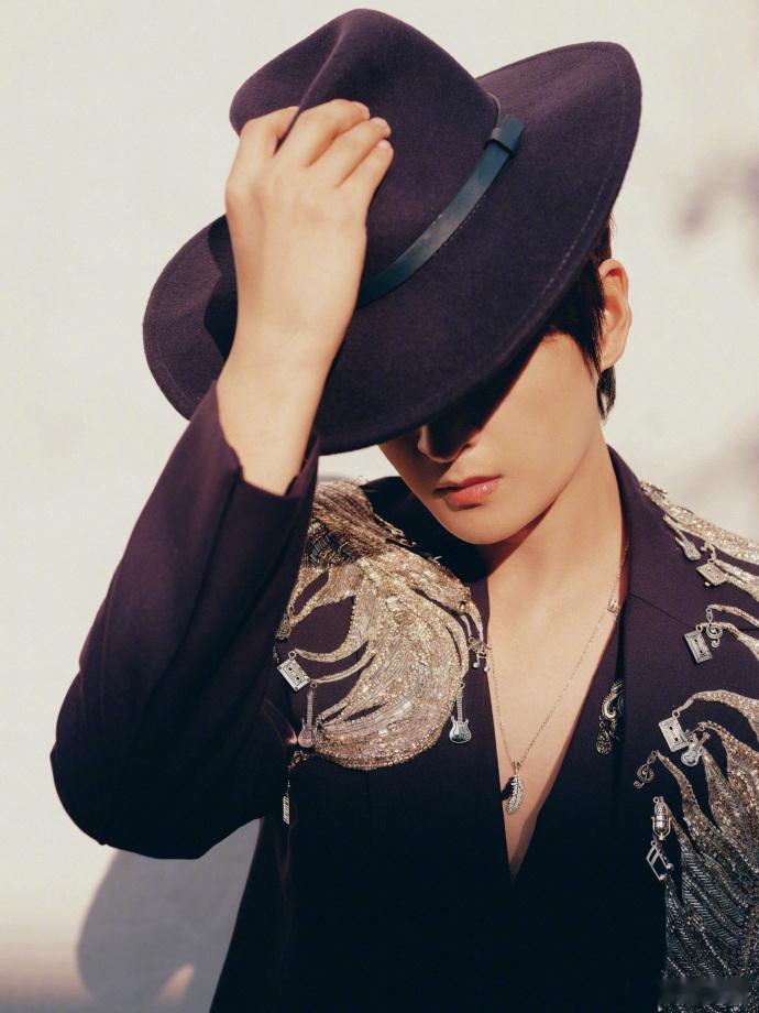 张远深v这一块 张远声生不息初体验plog~深v这一块果然是绝对领域啊，完全在g