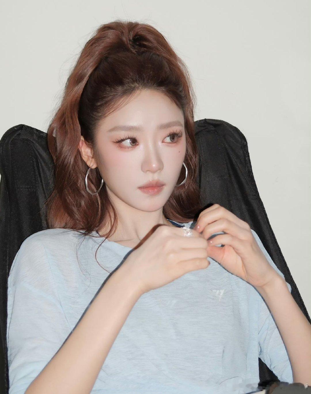 张月对成团的定义是让自己自信张月来乘风理解了girlshelpgirls 张月说