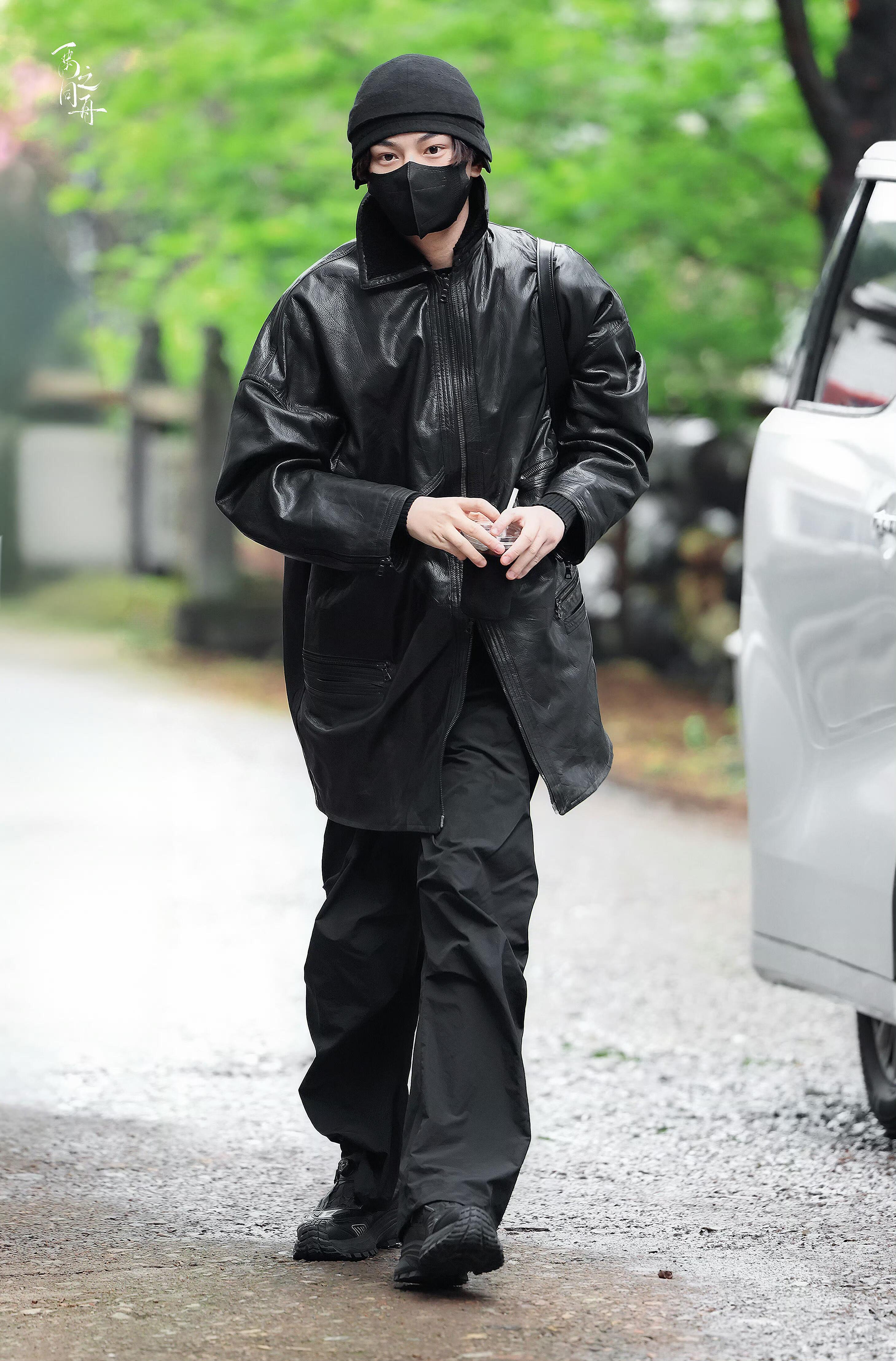 丁禹兮今日All black 上班路透 