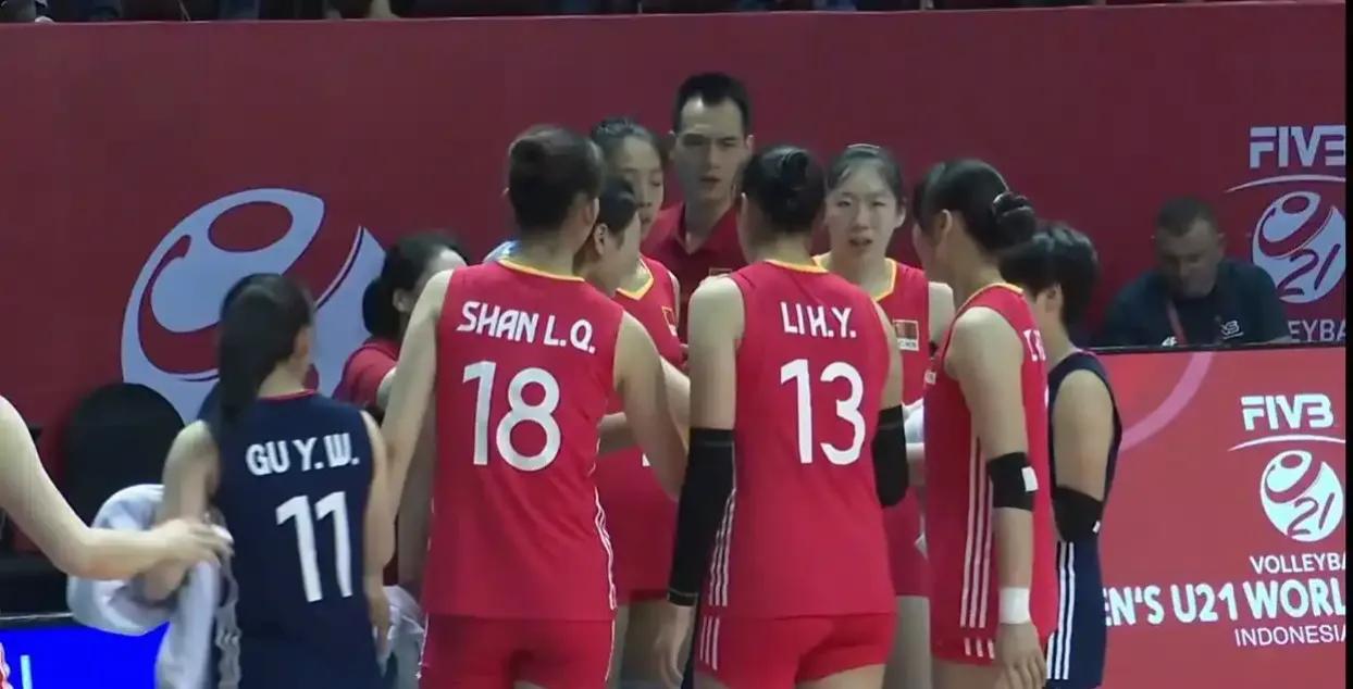 U21女排世锦赛，
中国U21女排0-3意大利，
没能进四强，
三局比分分别是：