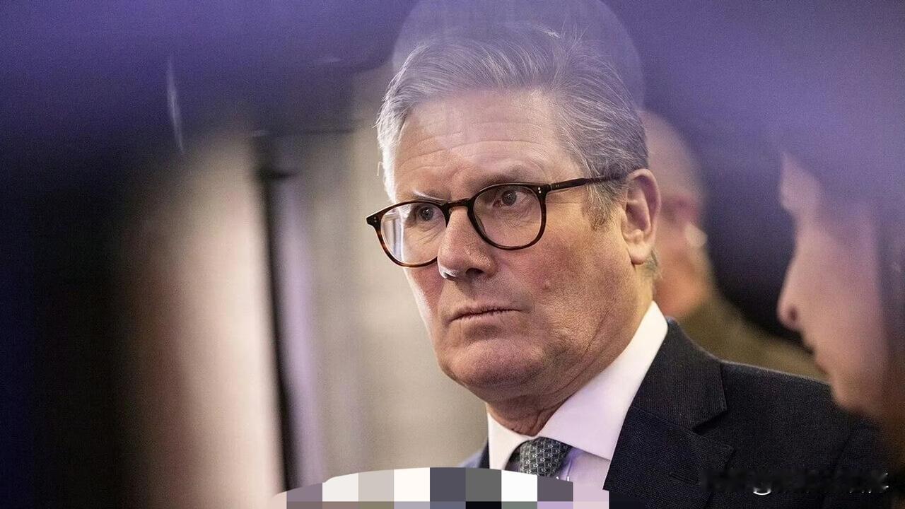 英国这次得不偿失，为了不刺激美国，他们已经很小心了，就派了一个人上了格陵兰岛，结