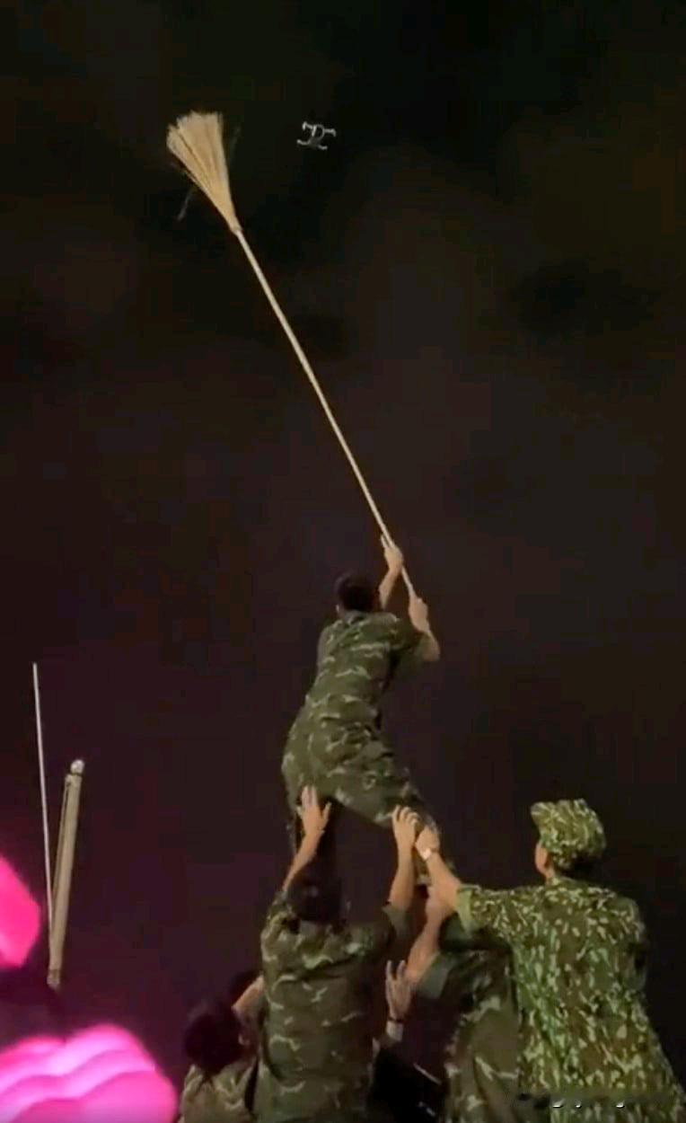 🇺🇦乌克兰军工企业正在整个前线部署最新的防空装备。

据报道，首次测试已经开