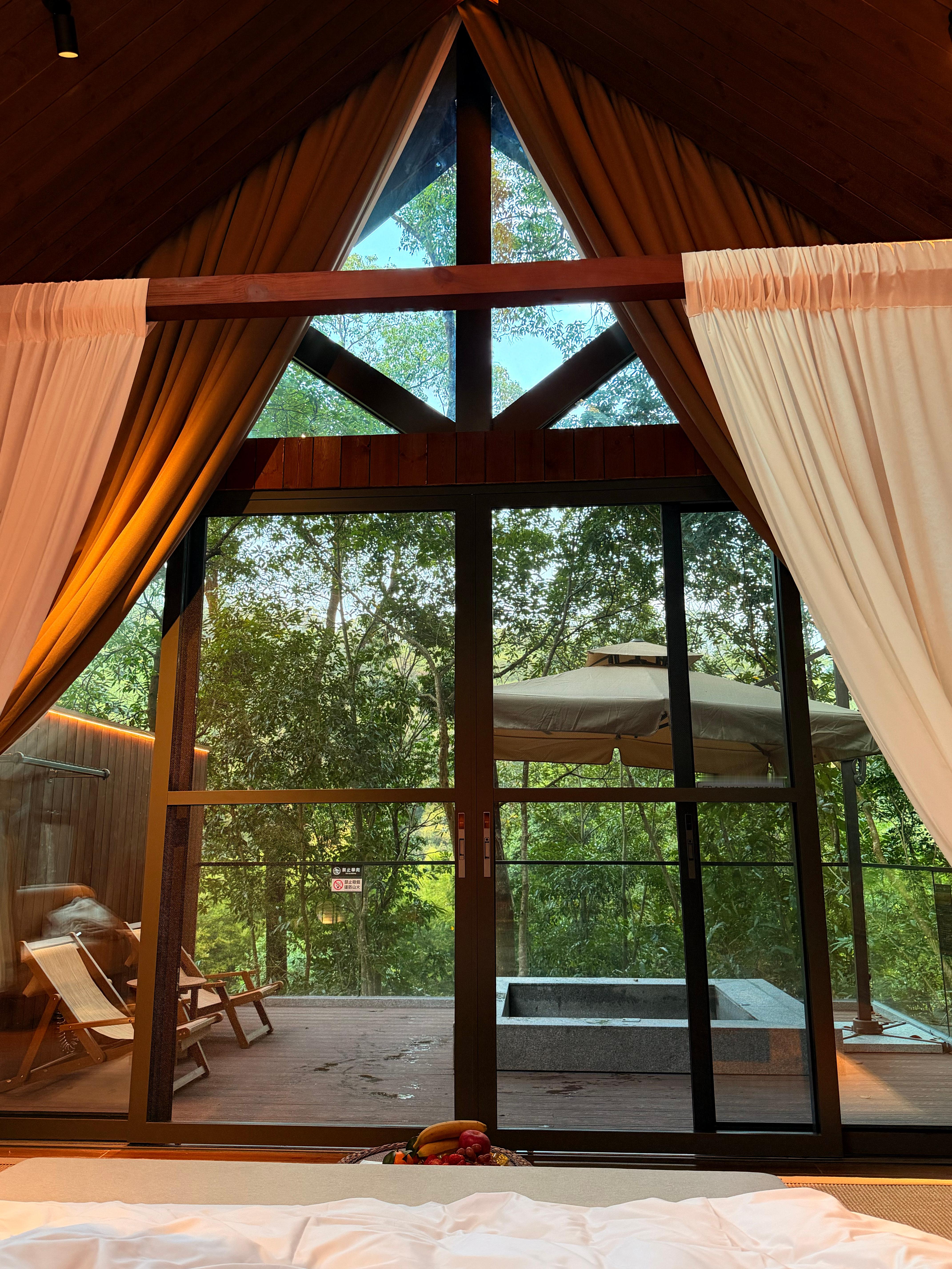 到从化泡温泉了 山里还是有点小冷 晚上又可以吃张哥最爱的农家菜了 