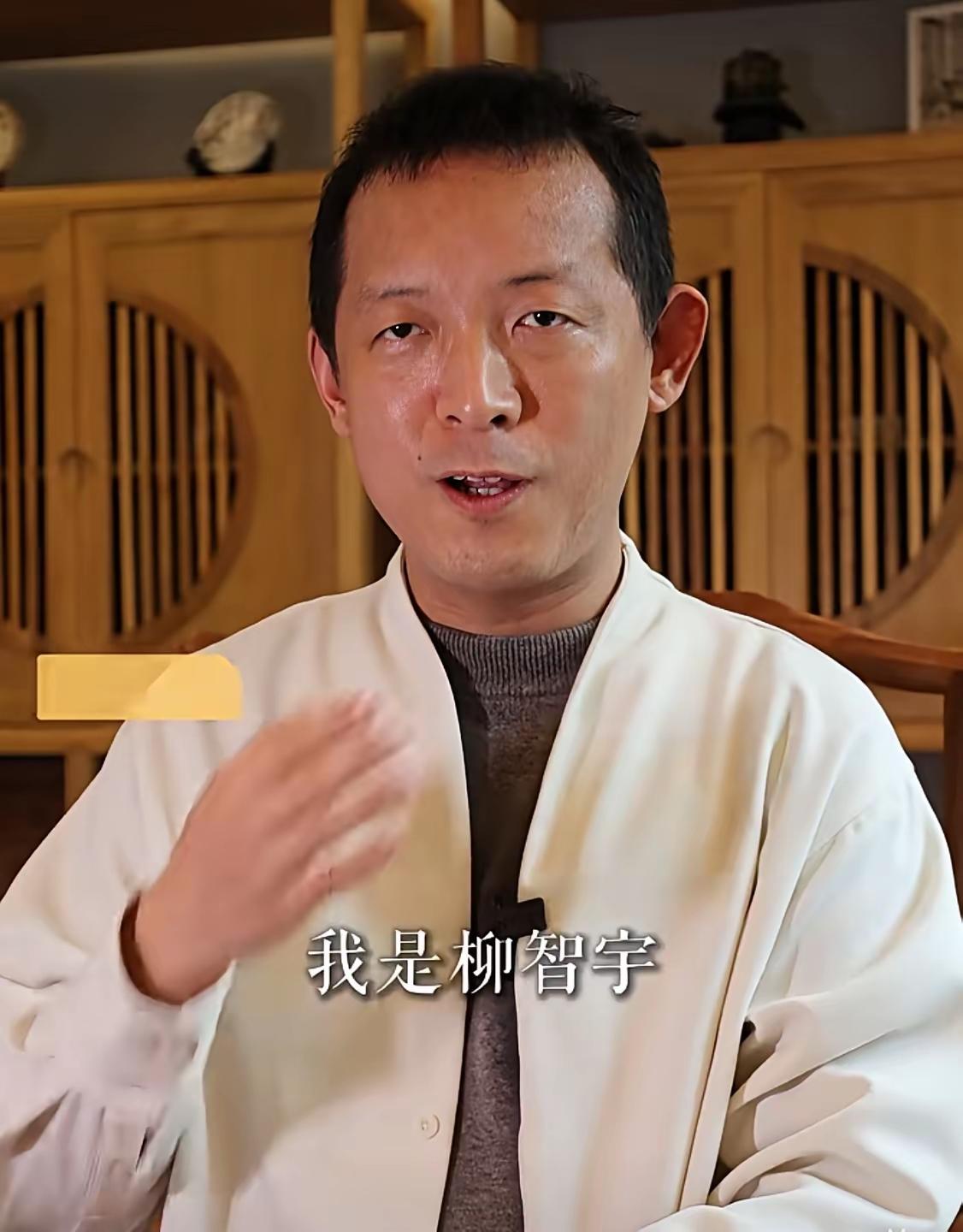 智商特别高的人，特别是智商特别高的男人，眼睛都很小，但看着非常的锐利。如果自己孩