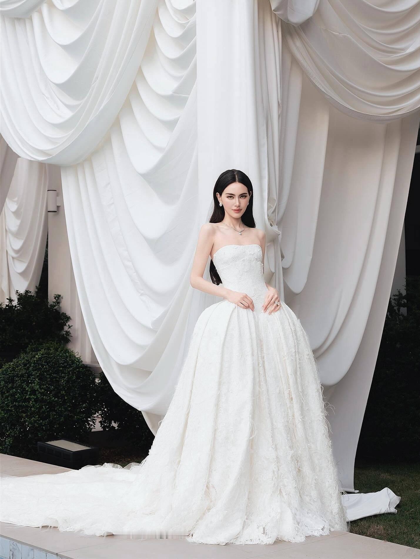 今日美丽的新娘Mai Davika ，在人生最重要的日子来自代言品牌GUCCI的