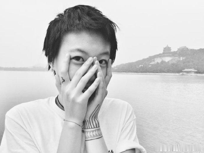 窦靖童第2名歌手排名歌手2026  实力看得见，歌声悦耳动听，继续大放异彩 